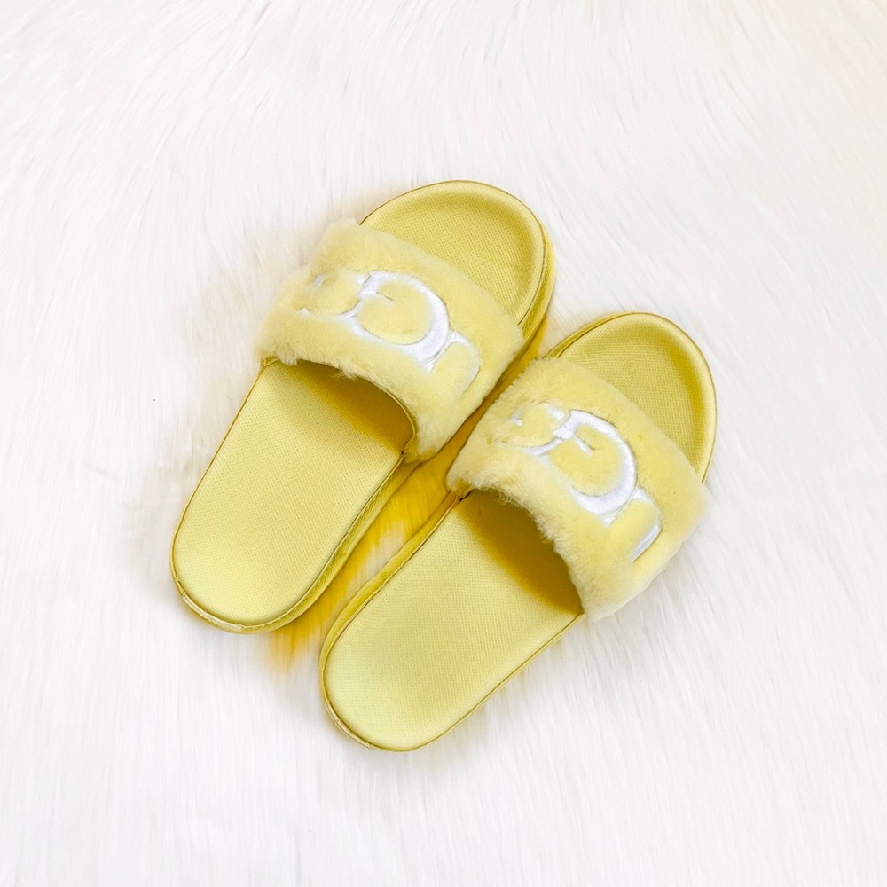 UGG Women’s Laton Fur Slides In Margarita - Picture 4 of 7